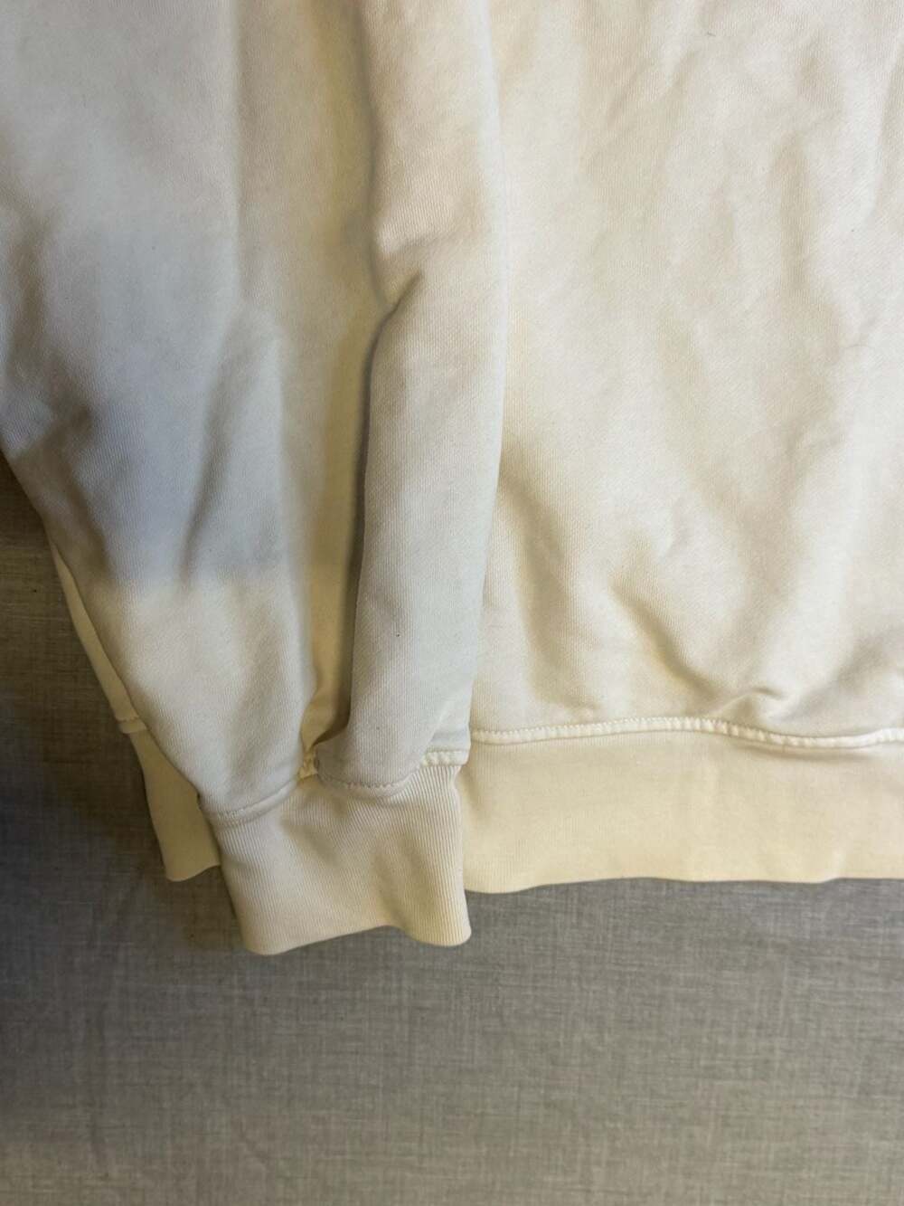 Levi's Embroidered Logo Crewneck Sweatshirt Cream Size L - Picture 5 of 7